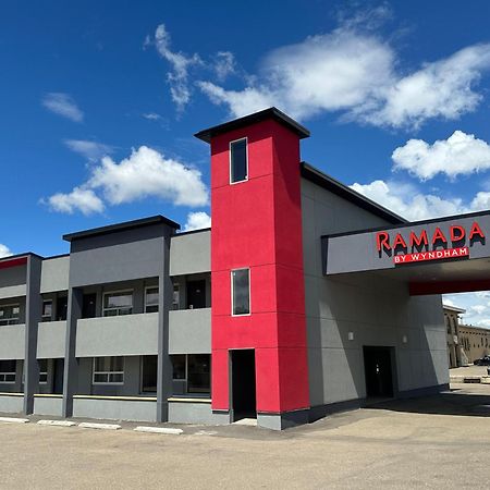 Ramada By Wyndham Medicine Hat Buitenkant foto