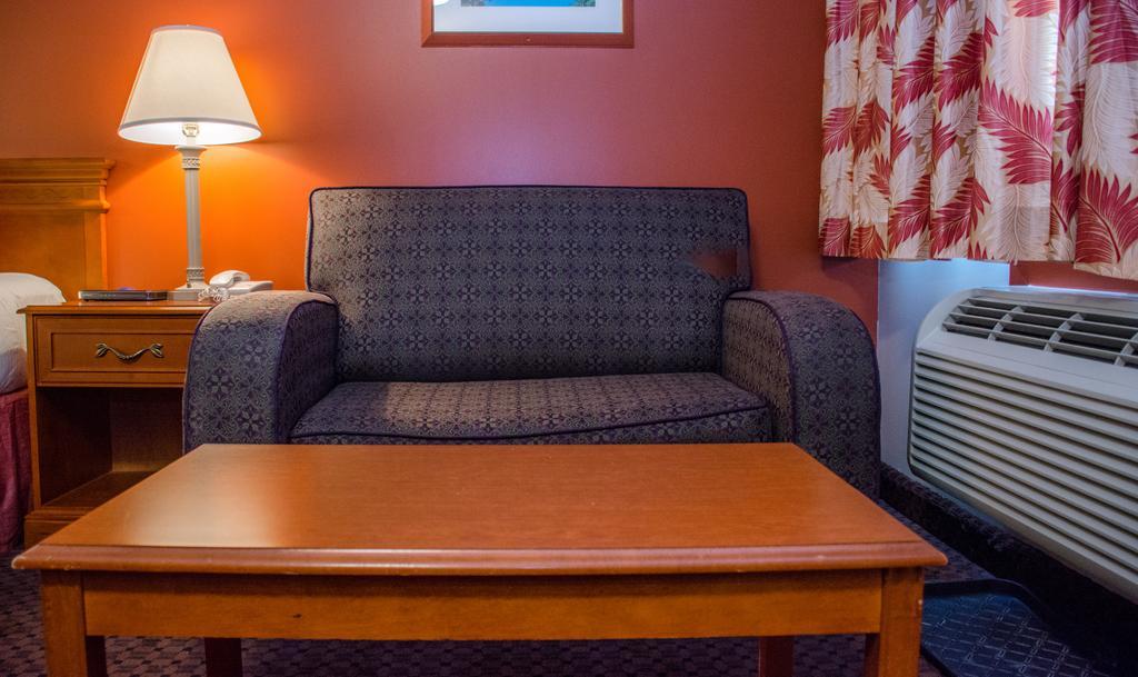 Ramada By Wyndham Medicine Hat Buitenkant foto