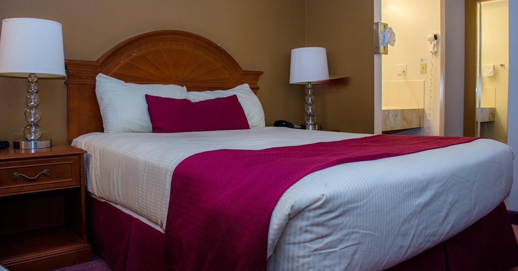 Ramada By Wyndham Medicine Hat Buitenkant foto